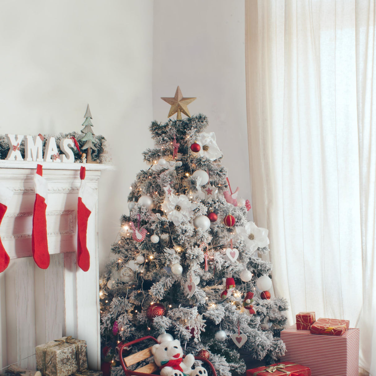 Snow Tipped Christmas Tree - Pelle & Sol