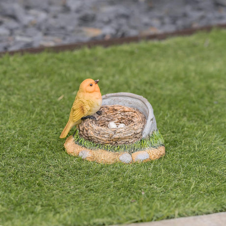 Birds with eggs on nest - Pelle and Sol