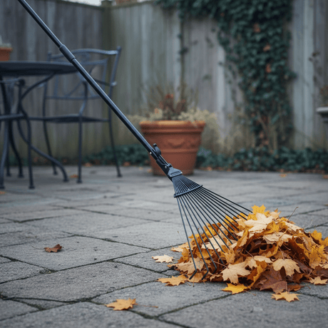 Telescopic Garden Leaf Rake - Pelle & Sol